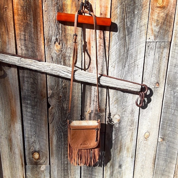 Designer Montana West. Genuine leather, cowhide fringe bag. - Picture 8 of 8